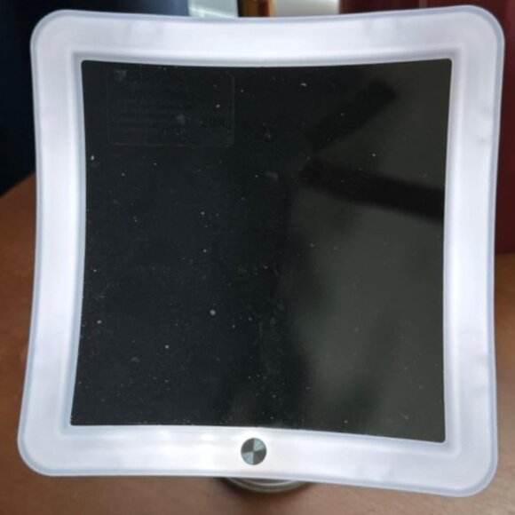 Fabuday 20X Magnified LED Lighted Makeup Mirror, 7 Inch, 360 rotation *New* - Picture 6 of 6